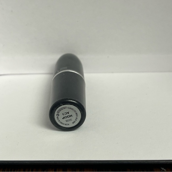 Mac Hoop Pink Lipstick 2014 - Picture 3 of 7